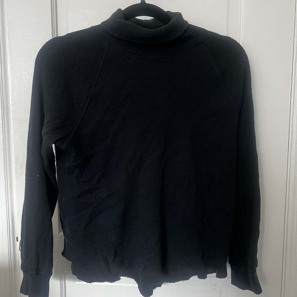 Everlane waffle turtleneck, size Small